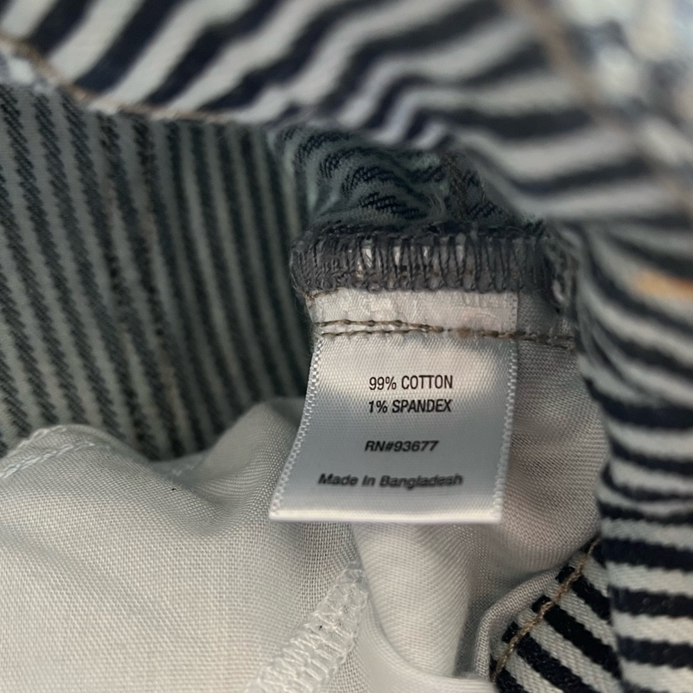 St. John’s Bay Black and White Striped Capri Pants Size 16W - Picture 6 of 7